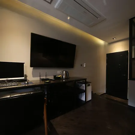 Beomil Brown Dot Hotel