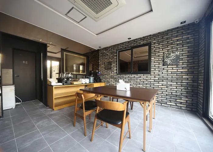 Hotel Beomil Brown Dot Busan