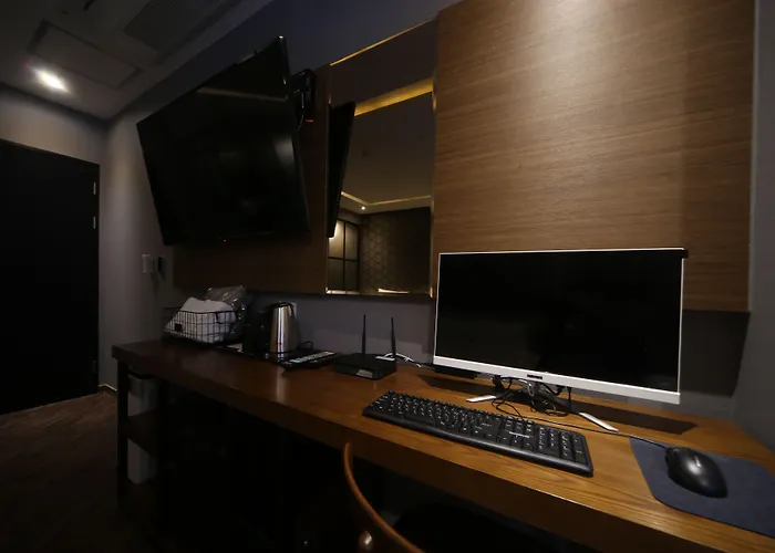 Hotel Beomil Brown Dot 2*