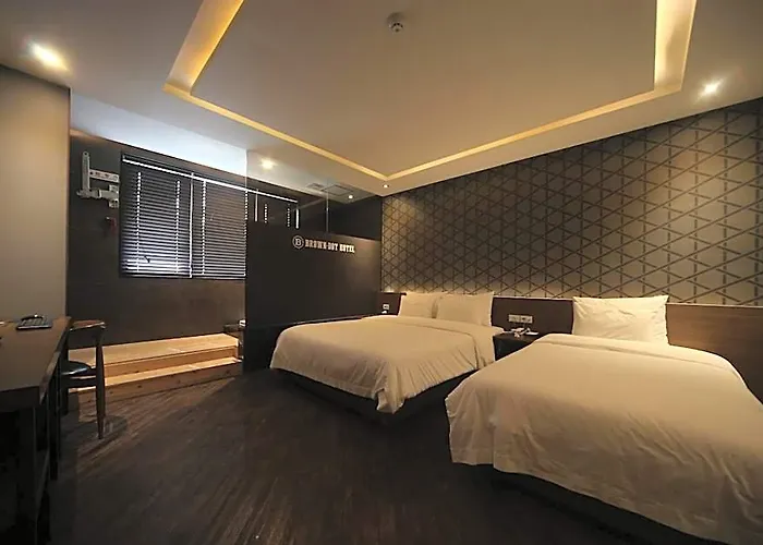 Beomil Brown Dot 2* Busan