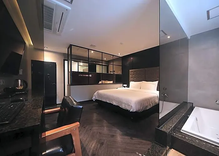 Beomil Brown Dot Hotel