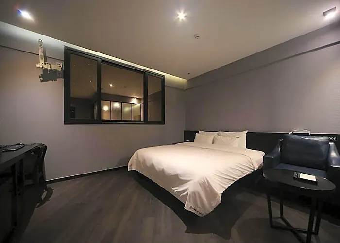 Beomil Brown Dot Hotel 2*