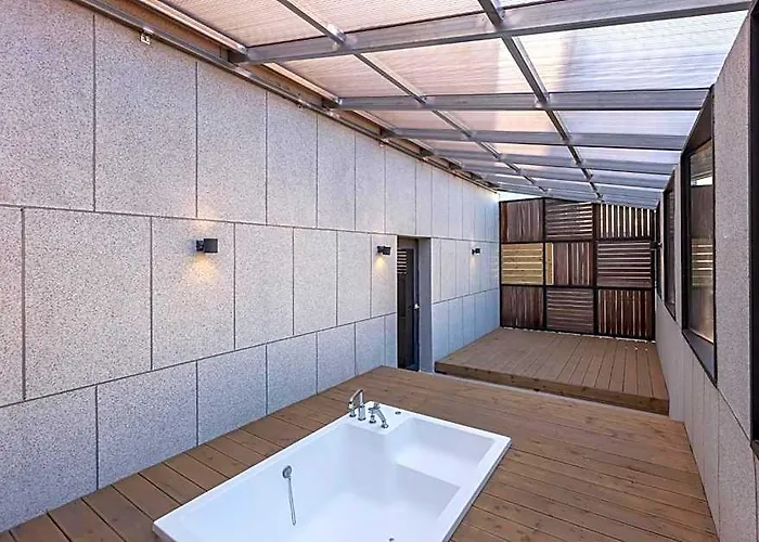 Beomil Brown Dot Hotel 2*