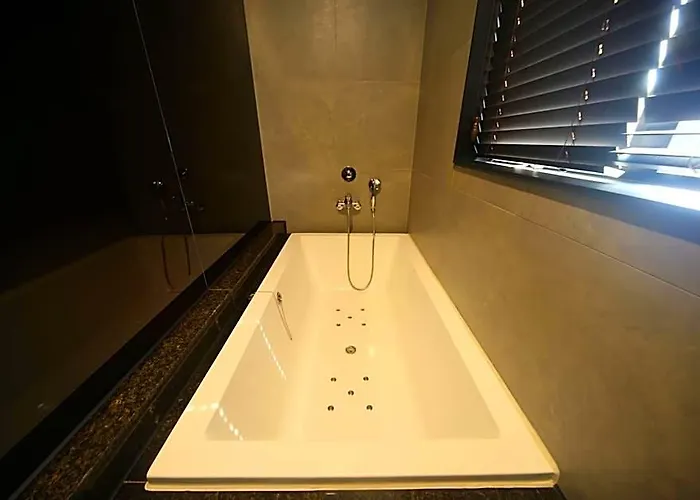 Beomil Brown Dot Hotel 2*