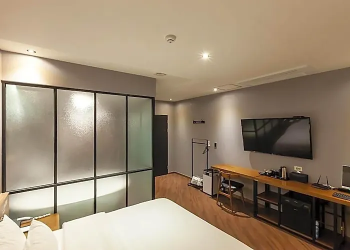 Beomil Brown Dot Hotel