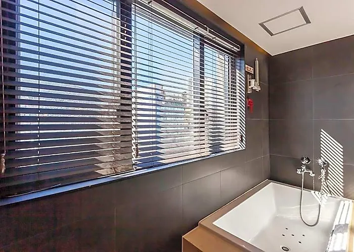 Hotel Beomil Brown Dot Pusan