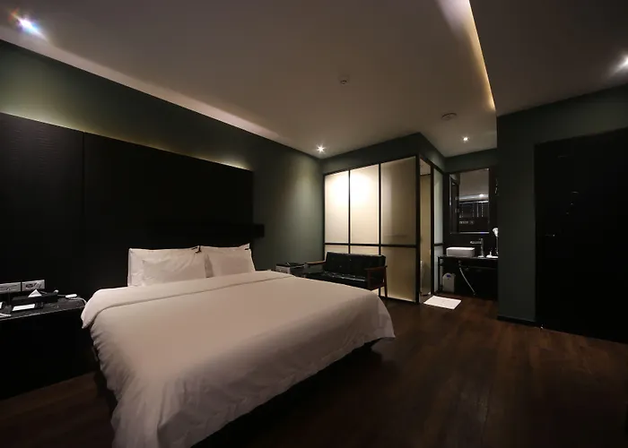 Beomil Brown Dot 2* Pusan