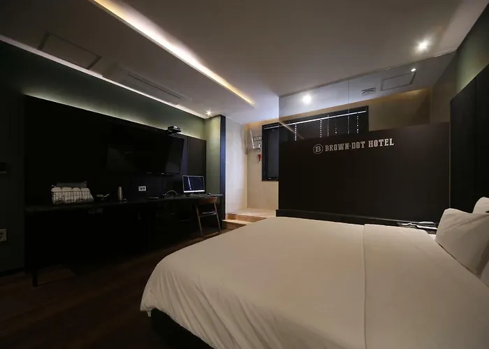 Hotel Beomil Brown Dot 2*