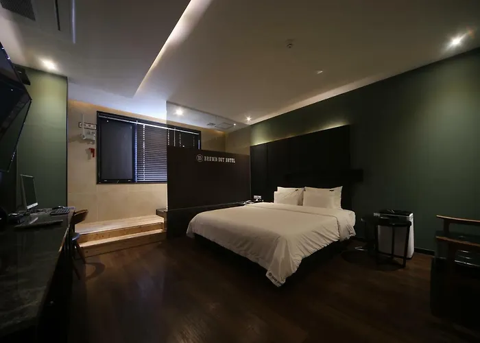 Beomil Brown Dot Hotel 2*