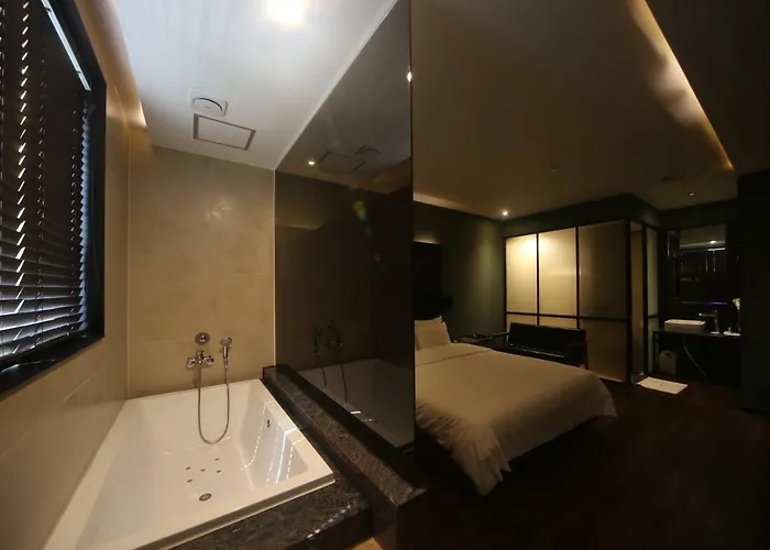 Beomil Brown Dot Hotel