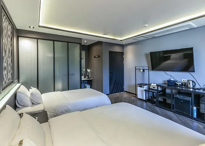 Beomil Brown Dot Hotel 2*
