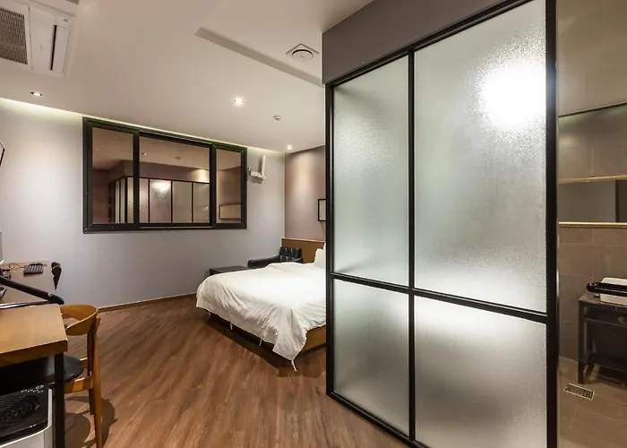 Beomil Brown Dot Hotel 2*